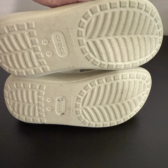 CROCS Cream Sandals - Picture 7 of 8